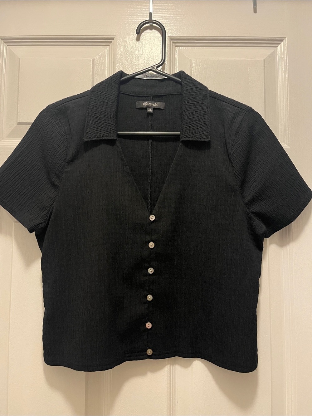 Madewell Women’s Black Textured Button-Front Collared Top size M